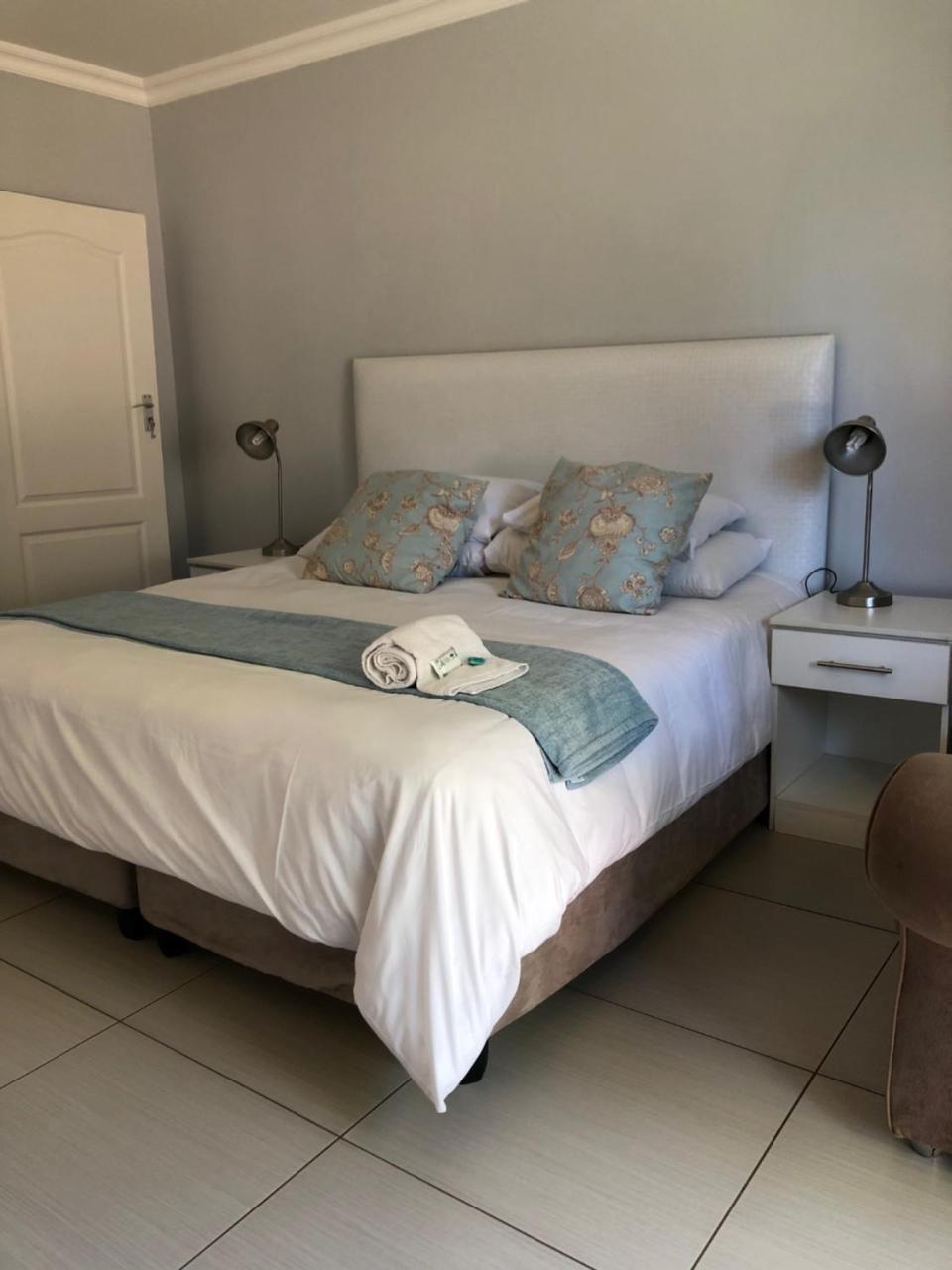 Odelia Guest House Мокопане Экстерьер фото
